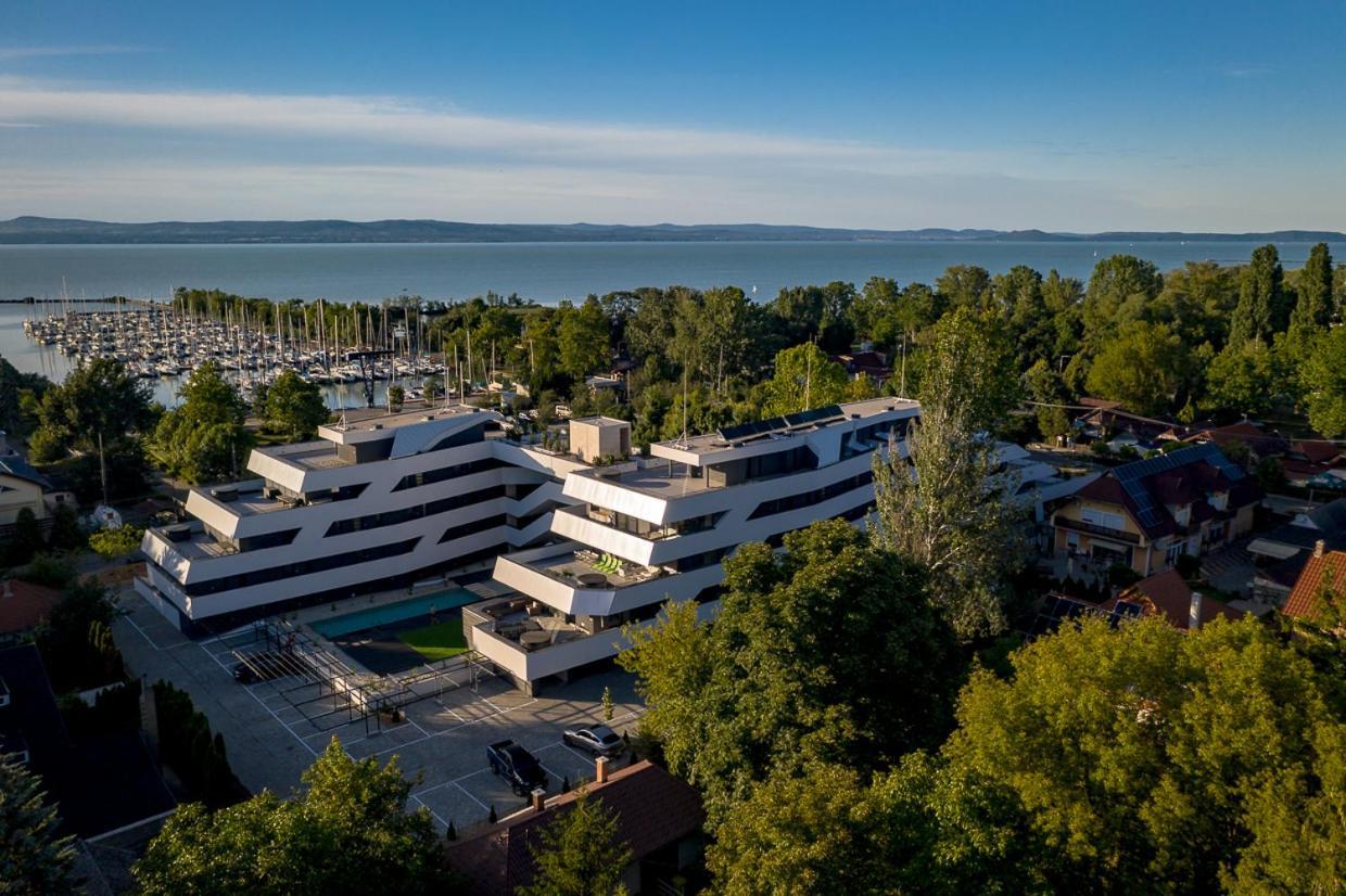 Marina Apartman Hotel Balatonszemes Bagian luar foto