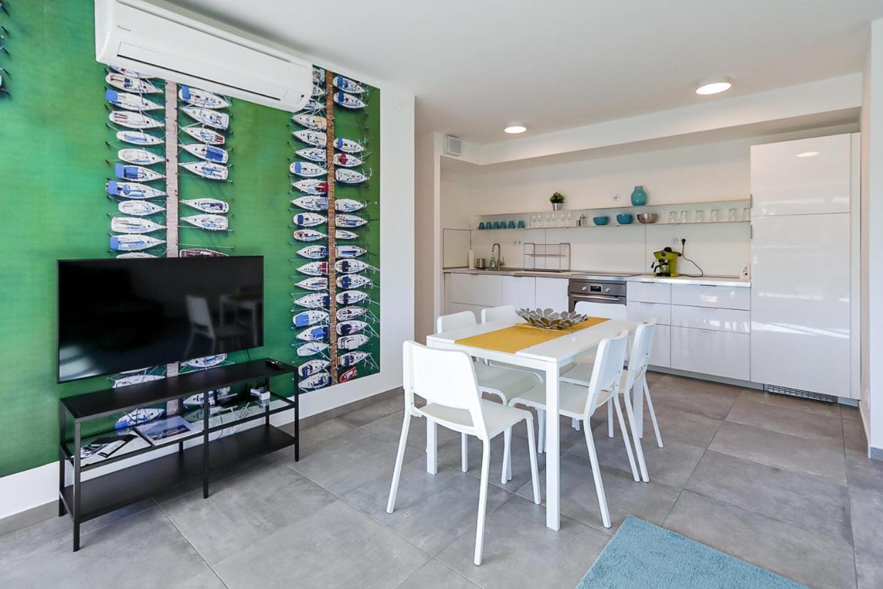 Marina Apartman Hotel Balatonszemes Bagian luar foto