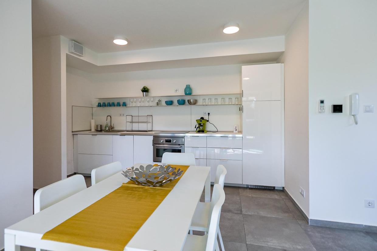 Marina Apartman Hotel Balatonszemes Bagian luar foto