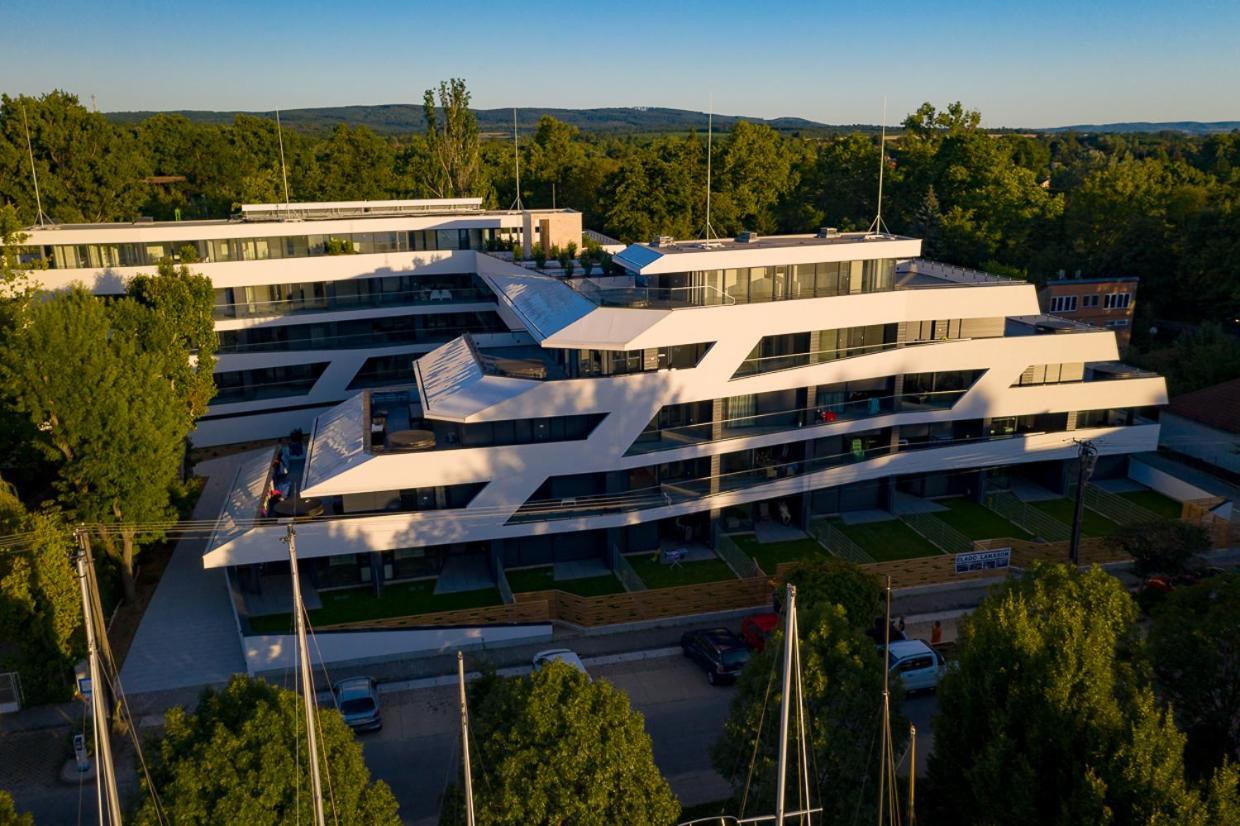 Marina Apartman Hotel Balatonszemes Bagian luar foto